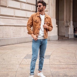 Tobacco Denim Jacket Outfits For Men: Prove that you know a thing or two about men's style by wearing a tobacco denim jacket and light blue jeans. If you're on the fence about how to finish, a pair of white canvas low top sneakers is a never-failing option.