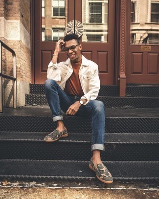 Dark Green Suede Loafers Outfits For Men: A white denim jacket and navy jeans will inject your current styling arsenal this relaxed and dapper vibe. Our favorite of an infinite number of ways to finish this look is a pair of dark green suede loafers.