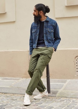 Navy Long Sleeve T-Shirt Outfits For Men: Opt for comfort in a navy long sleeve t-shirt and olive cargo pants. The whole look comes together when you complete this look with a pair of beige canvas high top sneakers.
