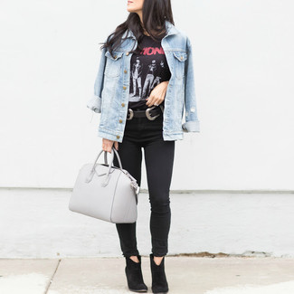 Black Print Crew-neck T-shirt Outfits For Women: The combination of a black print crew-neck t-shirt and black skinny jeans makes this a neat casual look. Kick up the style factor of your look by sporting black suede ankle boots.