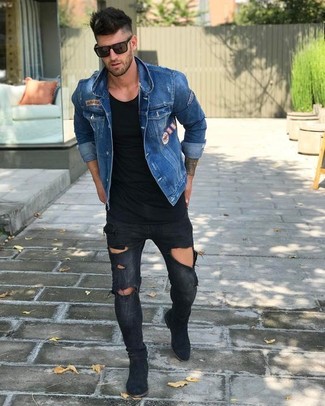 Black Suede Chelsea Boots Outfits For Men: Consider wearing a blue denim jacket and black ripped skinny jeans for a trendy and relaxed casual ensemble. Introduce a pair of black suede chelsea boots to your outfit for a masculine aesthetic.