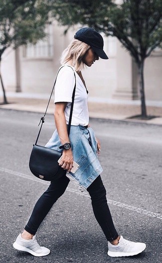 Black Cap Spring Outfits For Women: Pairing a blue denim jacket and a black cap will hallmark your sartorial chops even on off-duty days. A pair of grey athletic shoes will easily tone down an all-too-dressy outfit. This is a surefire option for an easy-to-transition outfit.