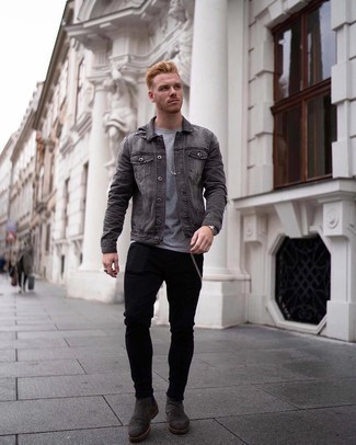 Black and White Skinny Jeans Outfits For Men: You'll be amazed at how easy it is for any man to put together this off-duty look. Just a charcoal denim jacket teamed with black and white skinny jeans. For a smarter take, why not complement this outfit with a pair of charcoal suede chelsea boots?