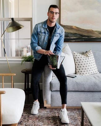 White and Navy Athletic Shoes Outfits For Men: Step up your laid-back style in a blue denim jacket and black skinny jeans. To give this ensemble a more casual spin, add a pair of white and navy athletic shoes.