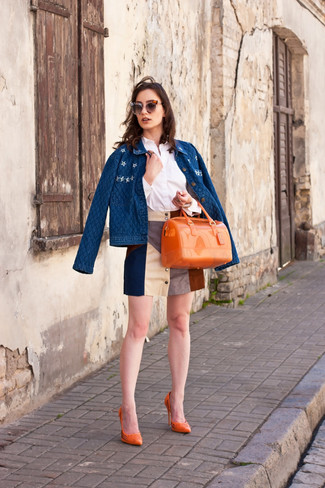 Light Blue Sunglasses Outfits For Women: Combining a blue denim jacket with light blue sunglasses is an on-point idea for a laid-back but seriously stylish ensemble. Bring a hint of sultry elegance to your getup by rocking a pair of orange leather pumps.