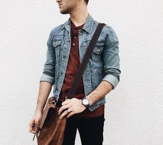 Brown Leather Messenger Bag Outfits: Consider wearing a blue denim jacket and a brown leather messenger bag to be both off-duty and dapper.