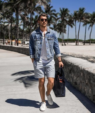 Light Blue Vertical Striped Shorts Outfits For Men: Why not reach for a blue denim jacket and light blue vertical striped shorts? These two items are super functional and will look nice teamed together. We're loving how cohesive this outfit looks when finished off by a pair of white canvas low top sneakers.