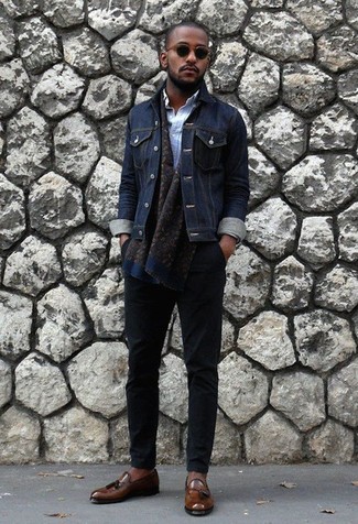 Navy Scarf Outfits For Men: A navy denim jacket and a navy scarf are among the fundamental pieces in any modern man's great casual sartorial collection. For something more on the elegant side to round off your getup, complement your outfit with a pair of dark brown leather tassel loafers.