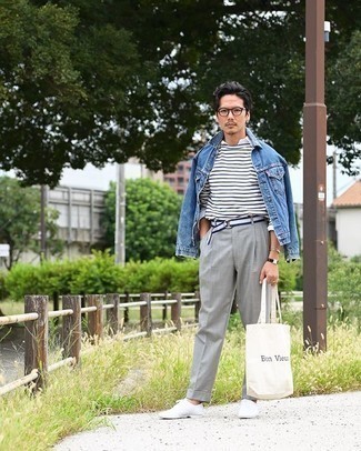 White Print Canvas Tote Bag Outfits For Men: A blue denim jacket and a white print canvas tote bag are a good combo to integrate into your daily outfit choices. White canvas oxford shoes will breathe a bit of polish into an otherwise everyday getup.