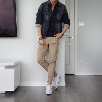 Charcoal Denim Jacket Outfits For Men: Why not choose a charcoal denim jacket and khaki jeans? As well as totally comfortable, these items look cool worn together. The whole look comes together perfectly when you add white canvas low top sneakers to the mix.