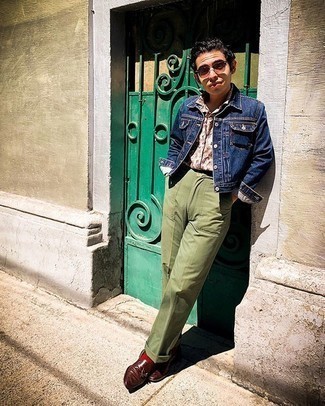 Brown Sunglasses Outfits For Men: For a laid-back and cool getup, try teaming a navy denim jacket with brown sunglasses — these two items work really well together. Complement this look with a pair of brown leather tassel loafers to instantly step up the wow factor of any outfit.