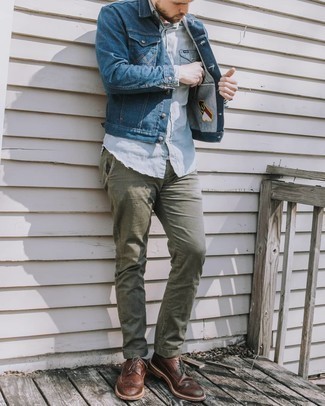 Olive Chinos Outfits: For a look that's super easy but can be styled in many different ways, dress in a navy denim jacket and olive chinos. Breathe an added dose of class into this outfit by rounding off with dark brown leather brogues.