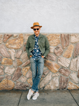 Olive Denim Jacket Outfits For Men: This combination of an olive denim jacket and blue jeans is a safe and very stylish bet. When not sure as to the footwear, enter beige plimsolls into the equation.