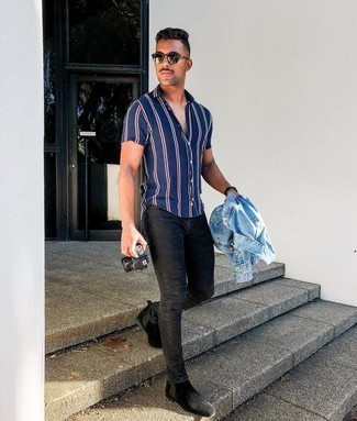 Navy and White Vertical Striped Short Sleeve Shirt with Skinny Jeans Outfits For Men: You'll be surprised at how very easy it is for any guy to put together a city casual look like this. Just a navy and white vertical striped short sleeve shirt combined with skinny jeans. Infuse this look with a sense of class with black suede chelsea boots.