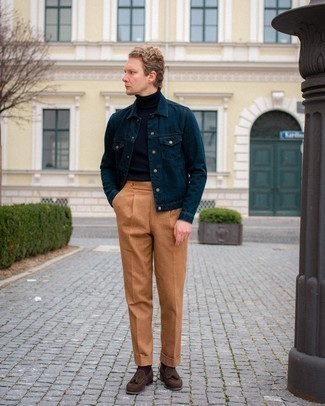 Olive Denim Jacket Outfits For Men: An olive denim jacket and tobacco dress pants are a good combo that will earn you a great deal of attention. A pair of dark brown suede tassel loafers acts as the glue that will tie your getup together.