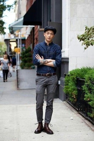 Navy Flat Cap Outfits For Men: For an ensemble that delivers function and style, dress in a navy denim shirt and a navy flat cap. Let your styling skills truly shine by finishing off your ensemble with a pair of dark brown leather casual boots.
