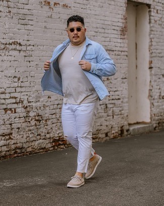 White Ripped Jeans Outfits For Men: To create an off-duty ensemble with an urban spin, you can easily rock a light blue denim shirt and white ripped jeans. To give this look a more refined finish, why not complement your look with a pair of tan canvas low top sneakers?