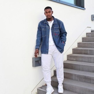 White Sweatpants Outfits For Men: Demonstrate your credentials in men's fashion by putting together a blue denim shirt and white sweatpants for a modern casual getup. Let your sartorial credentials truly shine by finishing this ensemble with a pair of white canvas low top sneakers.