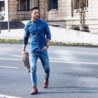 Dark Brown Leather Brogue Boots Outfits: The best choice for laid-back menswear style? A blue denim shirt with blue skinny jeans. Here's how to smarten up this look: dark brown leather brogue boots.