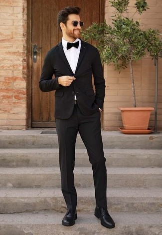 Black Bow-tie Outfits For Men: 