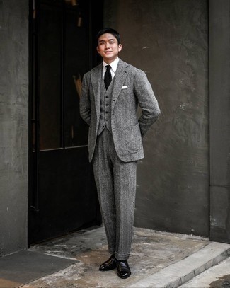 Grey Wool Three Piece Suit Outfits: 
