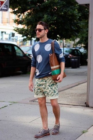 Beige Camouflage Shorts Outfits For Men: 