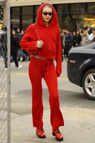 Red Sweatpants Outfits For Women: 