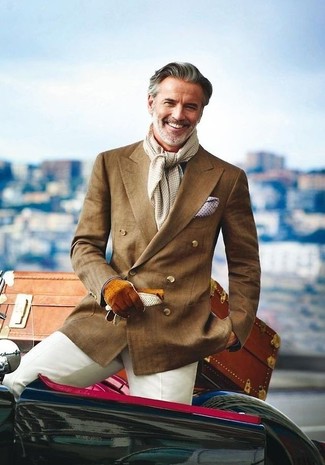 Brown Double Breasted Blazer Outfits For Men: Consider wearing a brown double breasted blazer and beige dress pants for an extra classic ensemble.