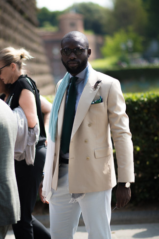 Mint Scarf Outfits For Men: Extremely dapper, this casual pairing of a beige double breasted blazer and a mint scarf will provide you with amazing styling opportunities.