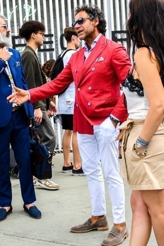 Burgundy Blazer Outfits For Men: A burgundy blazer and white chinos are among those versatile pieces that have become the absolute wardrobe heroes in any modern gentleman's arsenal. Why not take a classic approach with shoes and introduce a pair of brown suede loafers to this look?