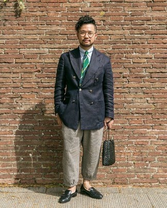 Green Tie Outfits For Men: A navy double breasted blazer and a green tie are a sophisticated look that every smart gent should have in his collection. Take your outfit down a more laid-back path with black fringe leather loafers.