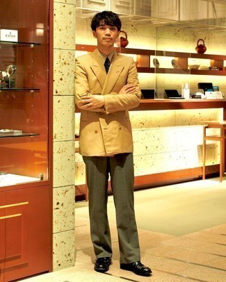 Olive Dress Pants Outfits For Men: Consider teaming a tan double breasted blazer with olive dress pants for masculine sophistication with a fashionable spin. Does this look feel too polished? Let a pair of black leather derby shoes switch things up.