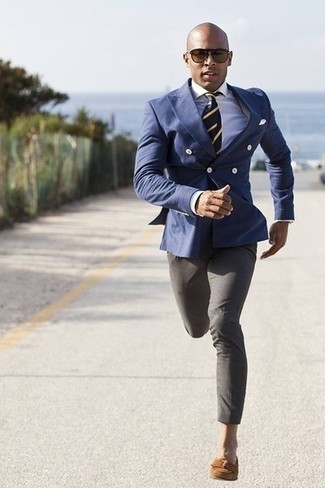Navy Vertical Striped Tie Dressy Outfits For Men: Teaming a blue double breasted blazer with a navy vertical striped tie is an amazing option for a classic and sophisticated ensemble. Let your styling sensibilities really shine by completing your look with a pair of brown suede tassel loafers.