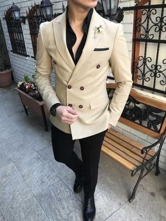 Beige Double Breasted Blazer Outfits For Men: Consider wearing a beige double breasted blazer and black dress pants if you're going for a clean-cut, trendy look. Dial up your whole look by slipping into a pair of black leather chelsea boots.