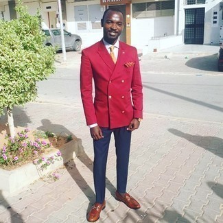 Red Blazer Outfits For Men: Go for a red blazer and navy dress pants and you're bound to make ladies swoon. Complement your outfit with tobacco leather loafers and ta-da: the getup is complete.
