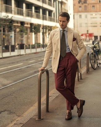 Burgundy Pocket Square Outfits: This casual combination of a beige double breasted blazer and a burgundy pocket square is super easy to put together in no time flat, helping you look awesome and ready for anything without spending a ton of time searching through your closet. A cool pair of brown leather tassel loafers is the simplest way to punch up this look.
