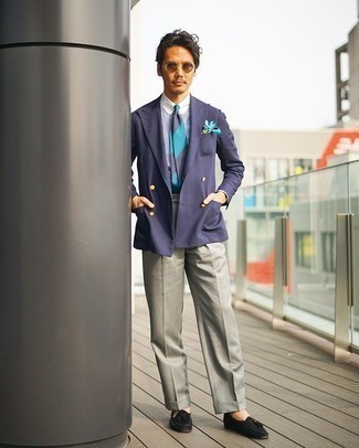 Light Blue Print Pocket Square Outfits: This combo of a navy double breasted blazer and a light blue print pocket square is irrefutable proof that a safe casual outfit doesn't have to be boring. Add a different twist to this ensemble by sporting a pair of black suede tassel loafers.