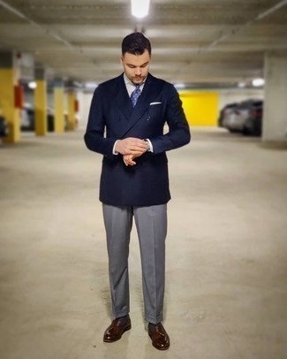 Dark Brown Socks Outfits For Men: For on-trend menswear style without the need to sacrifice on functionality, we love this pairing of a navy double breasted blazer and dark brown socks. Tone down the casualness of this outfit by finishing off with brown leather tassel loafers.