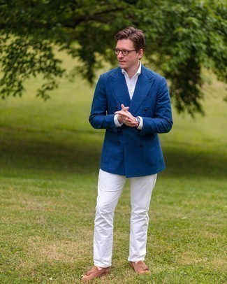 White Dress Shirt Dressy Outfits For Men: This combo of a white dress shirt and white jeans is the perfect base for an effortlessly classic ensemble. Brown suede tassel loafers are an effective way to breathe a hint of class into your look.