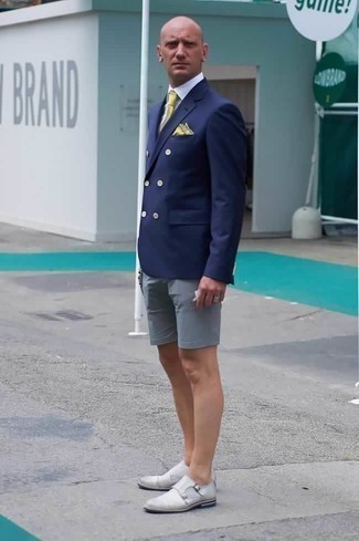 Green-Yellow Pocket Square Outfits: This combo of a navy double breasted blazer and a green-yellow pocket square looks well-executed and immediately makes any gent look cool. Throw grey leather double monks into the mix to effortlessly ramp up the wow factor of any look.