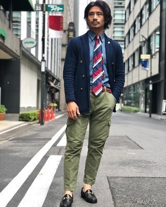 Multi colored Horizontal Striped Tie Outfits For Men: Go for elegant gentleman's style in a navy vertical striped double breasted blazer and a multi colored horizontal striped tie. A pair of black leather loafers will add more depth to an otherwise traditional look.