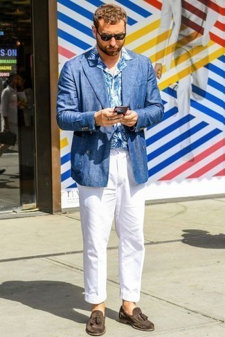 Blue Linen Double Breasted Blazer Outfits For Men: This combo of a blue linen double breasted blazer and white chinos is definitive proof that a pared down look can still be truly smart. Dark brown suede tassel loafers are the simplest way to bring a touch of sophistication to this look.