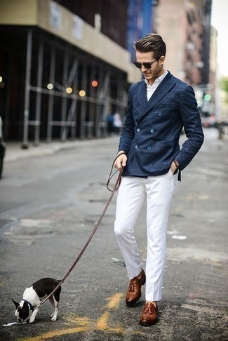 Blue Linen Double Breasted Blazer Outfits For Men: For casual elegance with a manly spin, you can always rely on a blue linen double breasted blazer and white chinos. Inject your ensemble with an added dose of style by sporting brown leather tassel loafers.