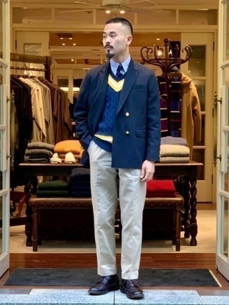 Navy and White Polka Dot Tie Outfits For Men: This combo of a navy double breasted blazer and a navy and white polka dot tie is perfect when you need to look like a men's style guru. As for the shoes, you could take the casual route with dark brown leather casual boots.