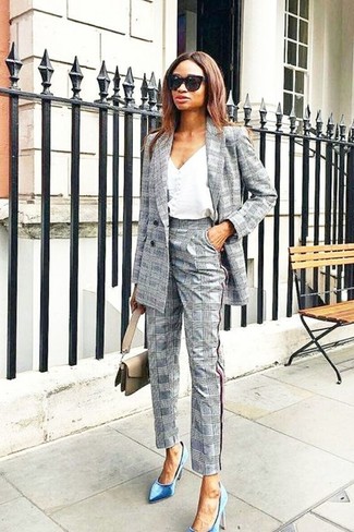 Grey Plaid Dress Pants Outfits For Women: A grey plaid double breasted blazer and grey plaid dress pants paired together are an ultra covetable combo for fashionistas who prefer cool chic looks. When it comes to shoes, this look pairs perfectly with blue velvet pumps.
