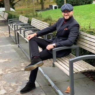 Charcoal Flat Cap Outfits For Men: If the situation permits a casual look, dress in a charcoal double breasted blazer and a charcoal flat cap. If you feel like stepping it up, complete your ensemble with a pair of dark brown suede desert boots.