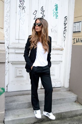 Black Blazer with White Leather Low Top Sneakers Outfits For Women: 