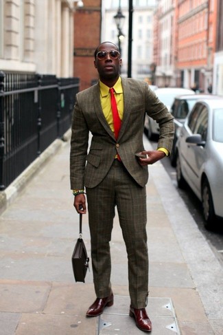 Burgundy Leather Brogues Outfits: 