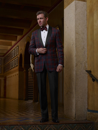 Red and Navy Plaid Blazer Outfits For Men: 