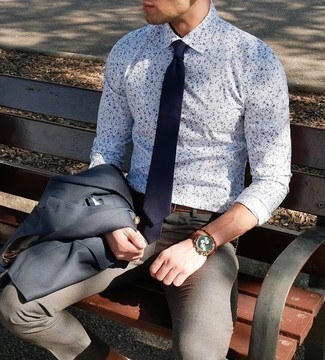 White and Navy Dress Shirt Outfits For Men: 